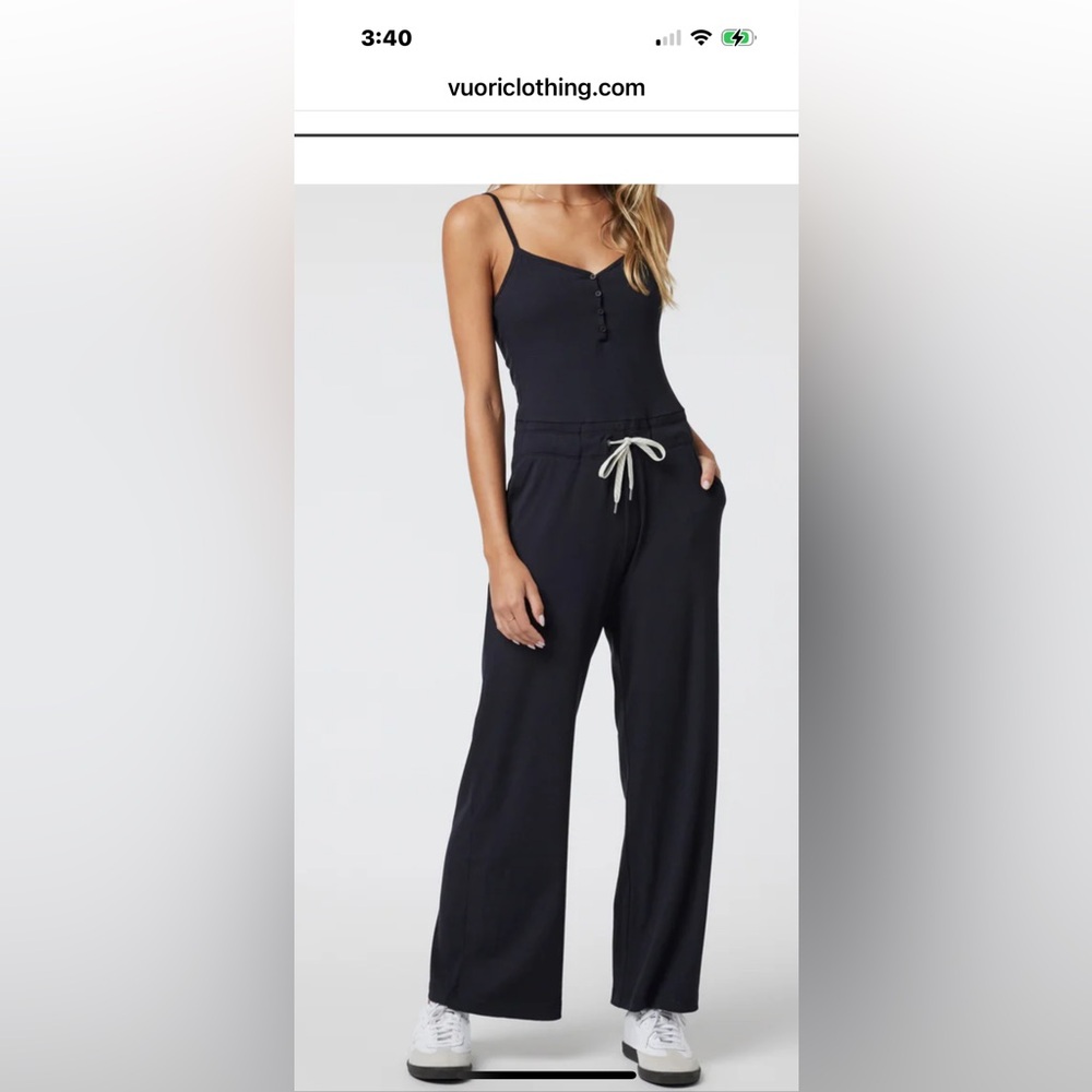 Pose Henley jumpsuit Vuori small